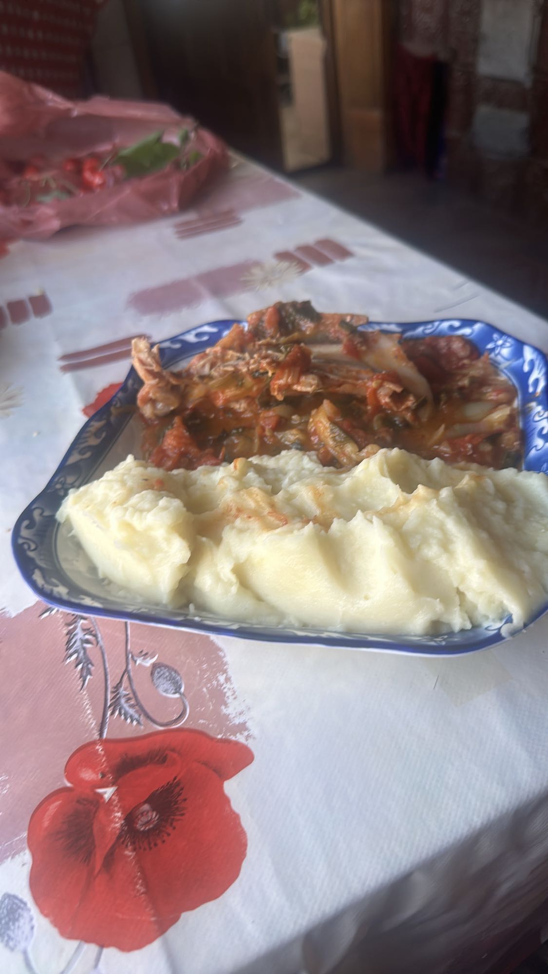 Piure cu pui in sos