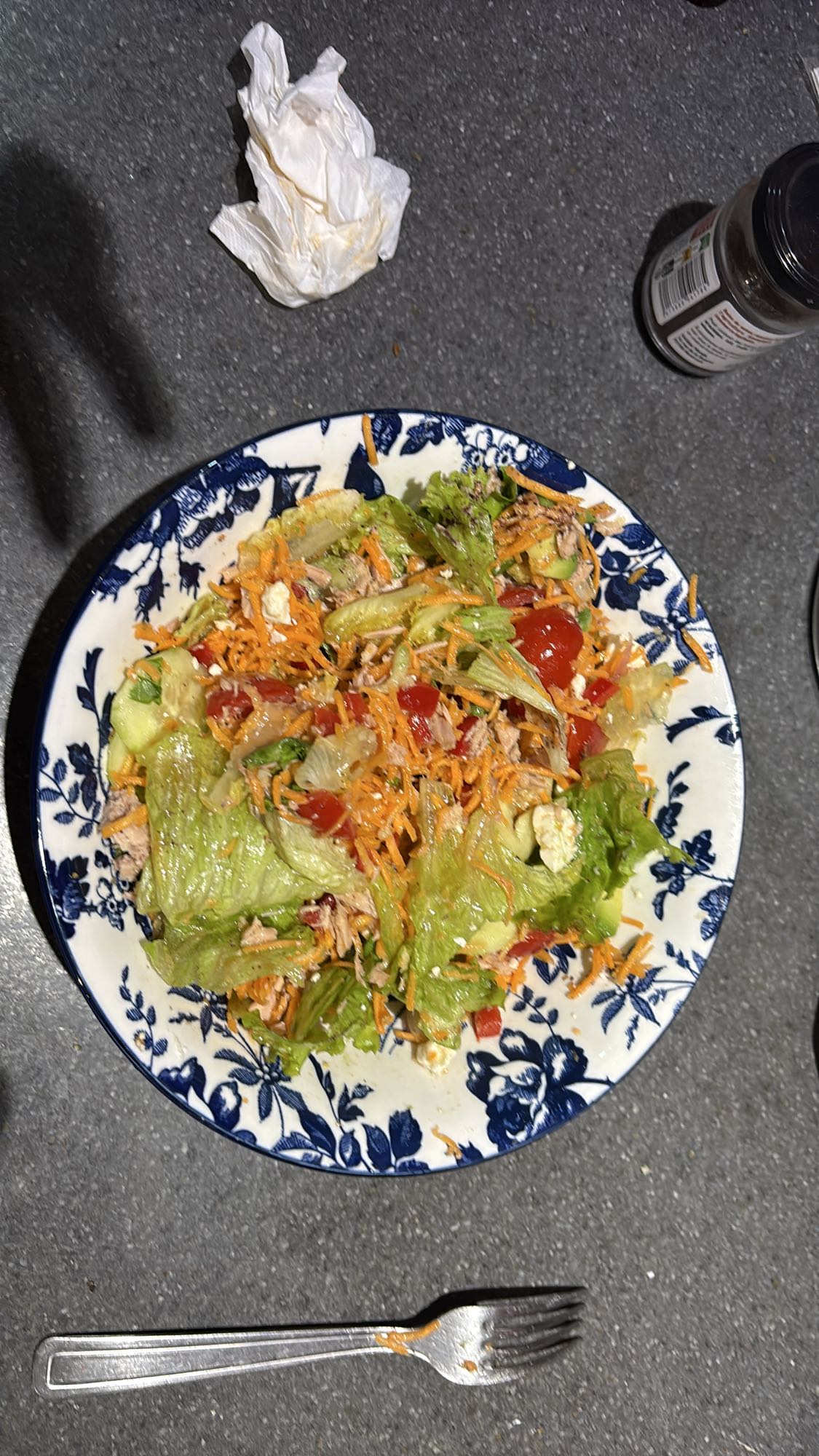 Salade composée au thon et avocat