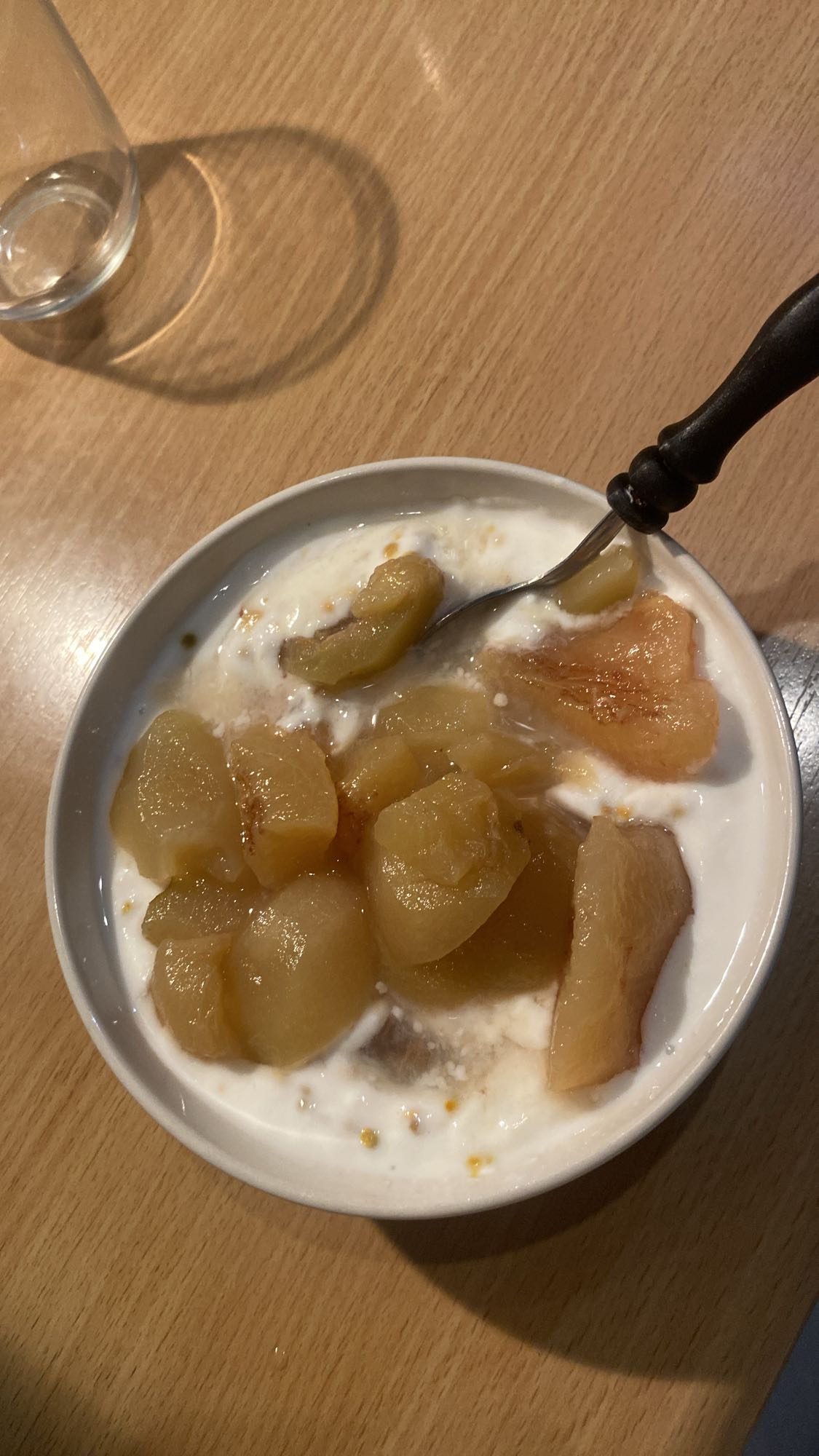 Jogurt z gruszką