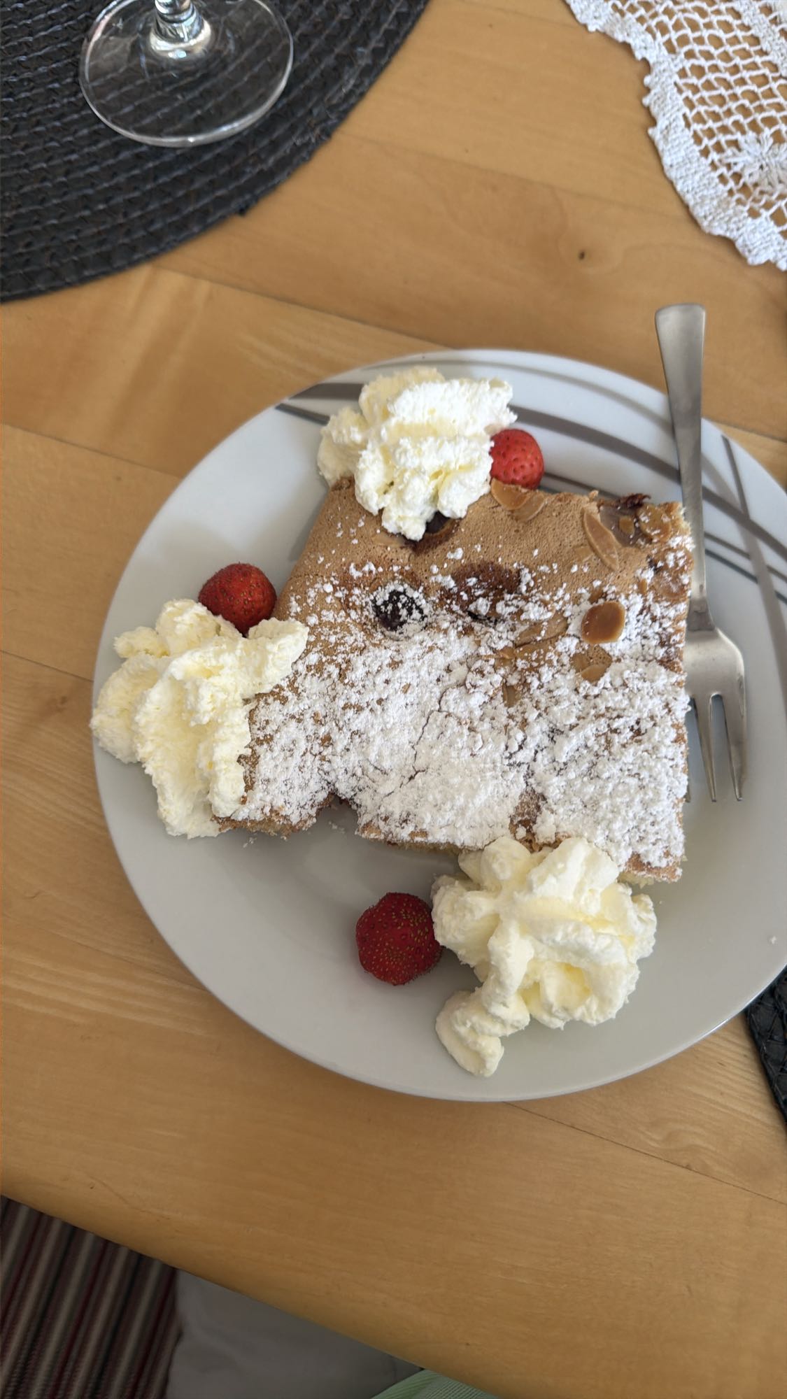 Kuchen mit Sahne