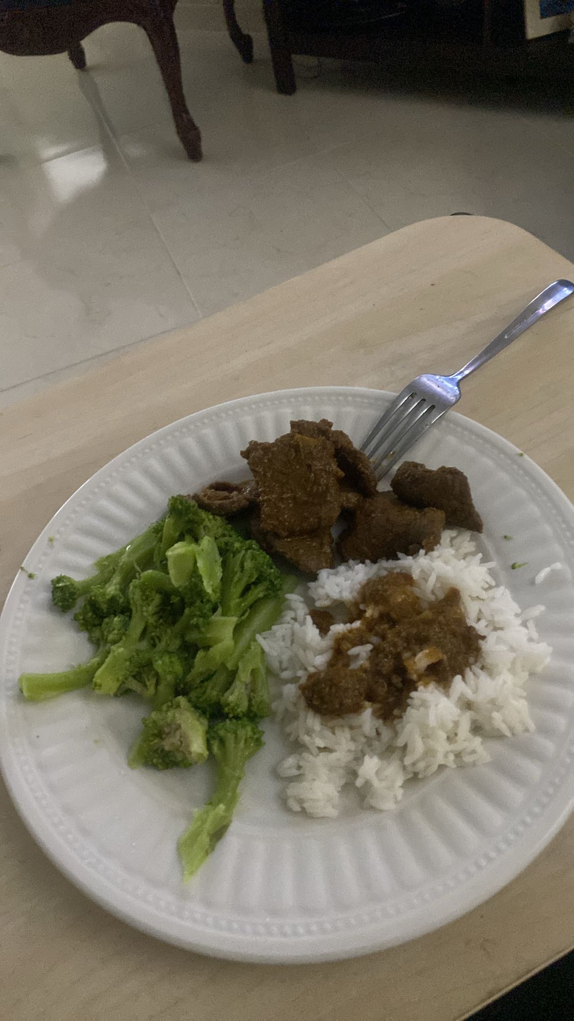 Carne con arroz y brócoli