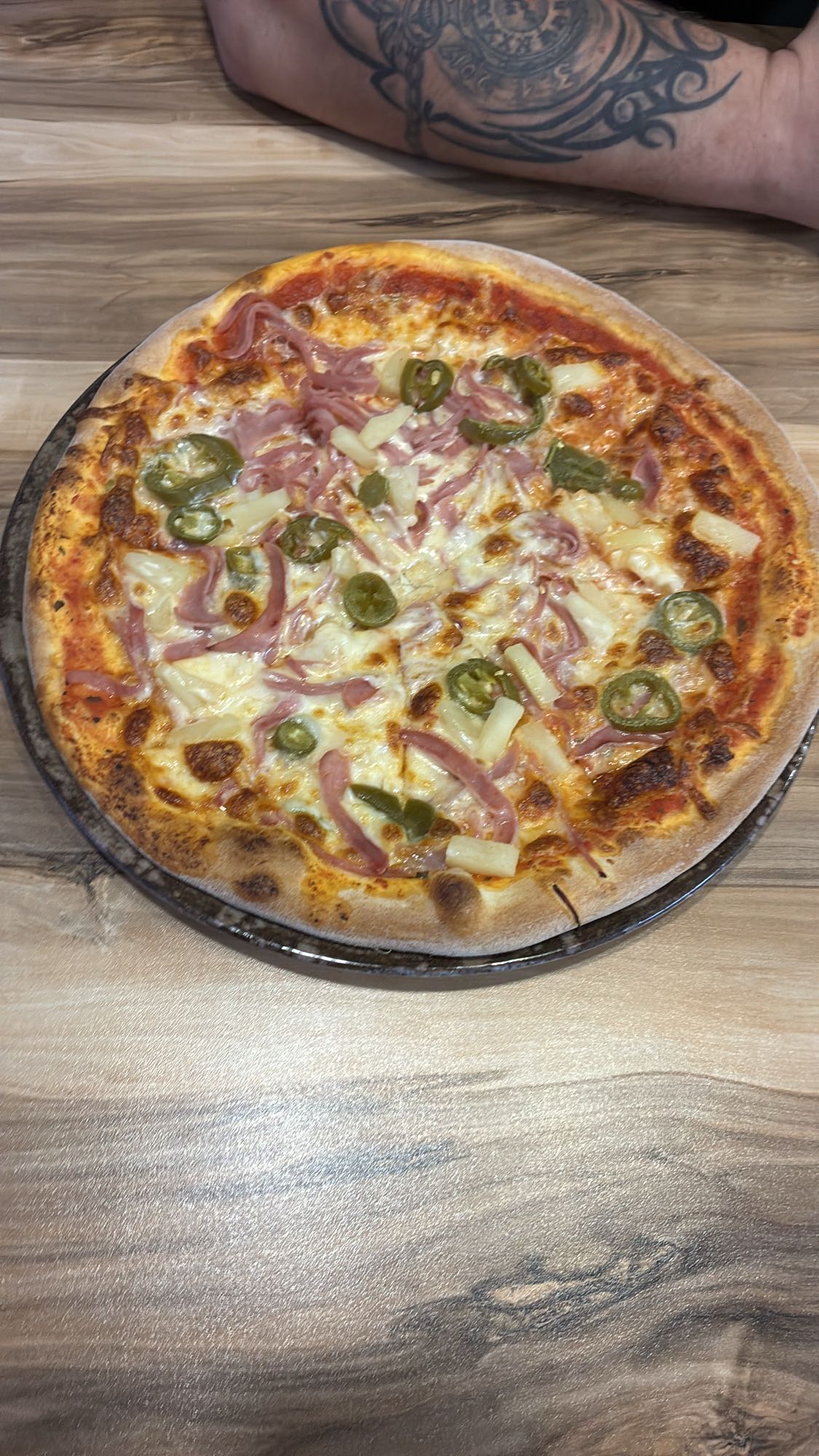 Schinken-Ananas-Pizza