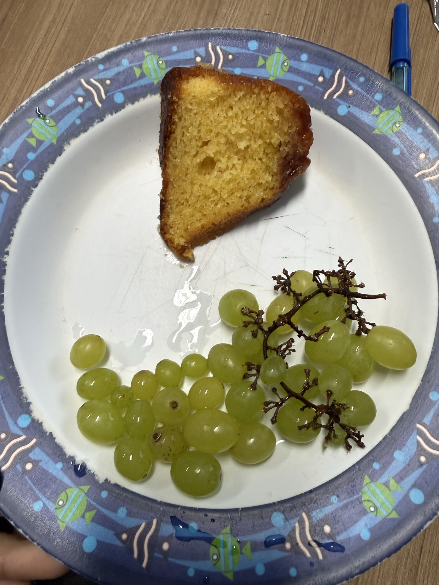 bolo com uvas verdes