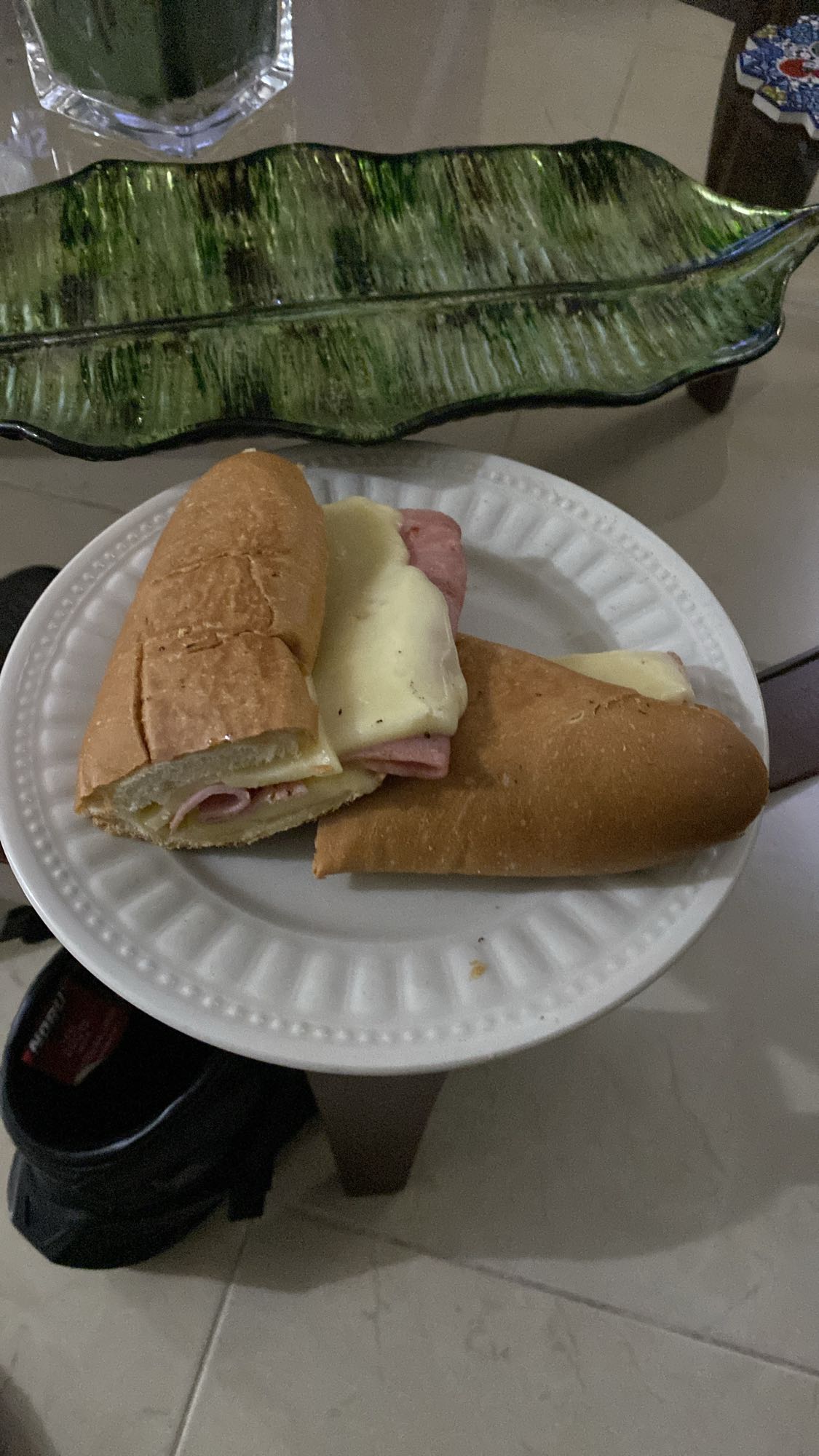 bocadillo de jamón y queso