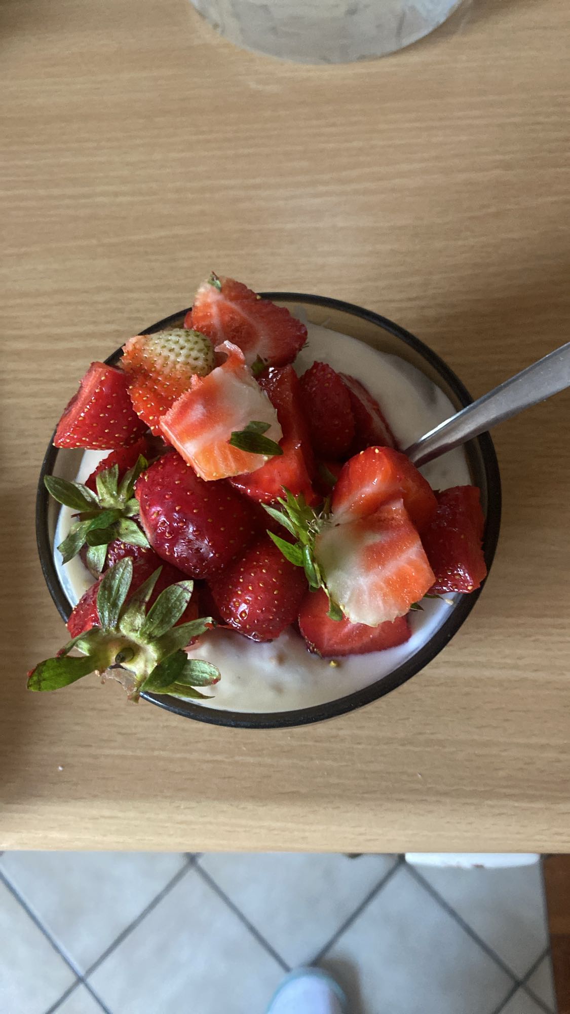 Jogurt z truskawkami