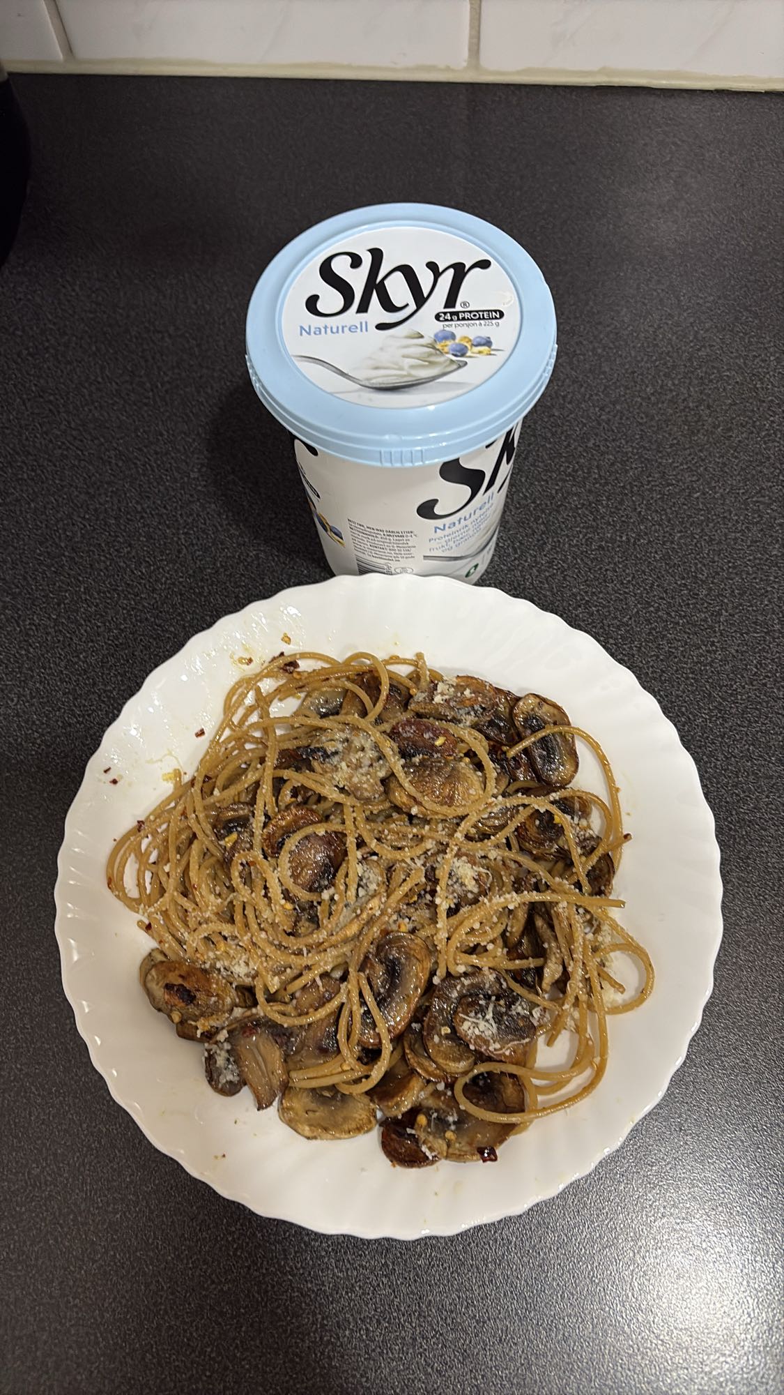Spaghetti med sopp og skyr