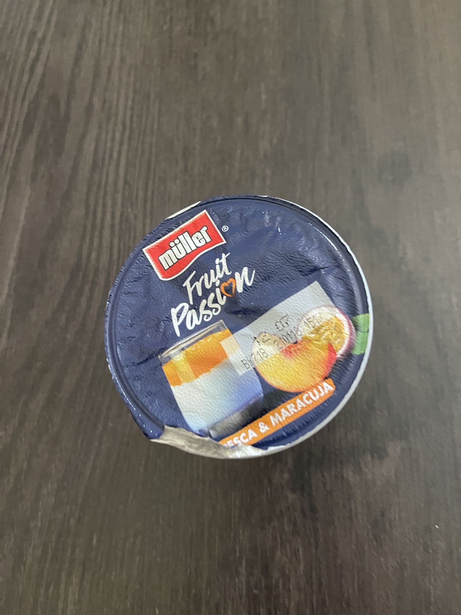 Йогурт с персиком и маракуйей