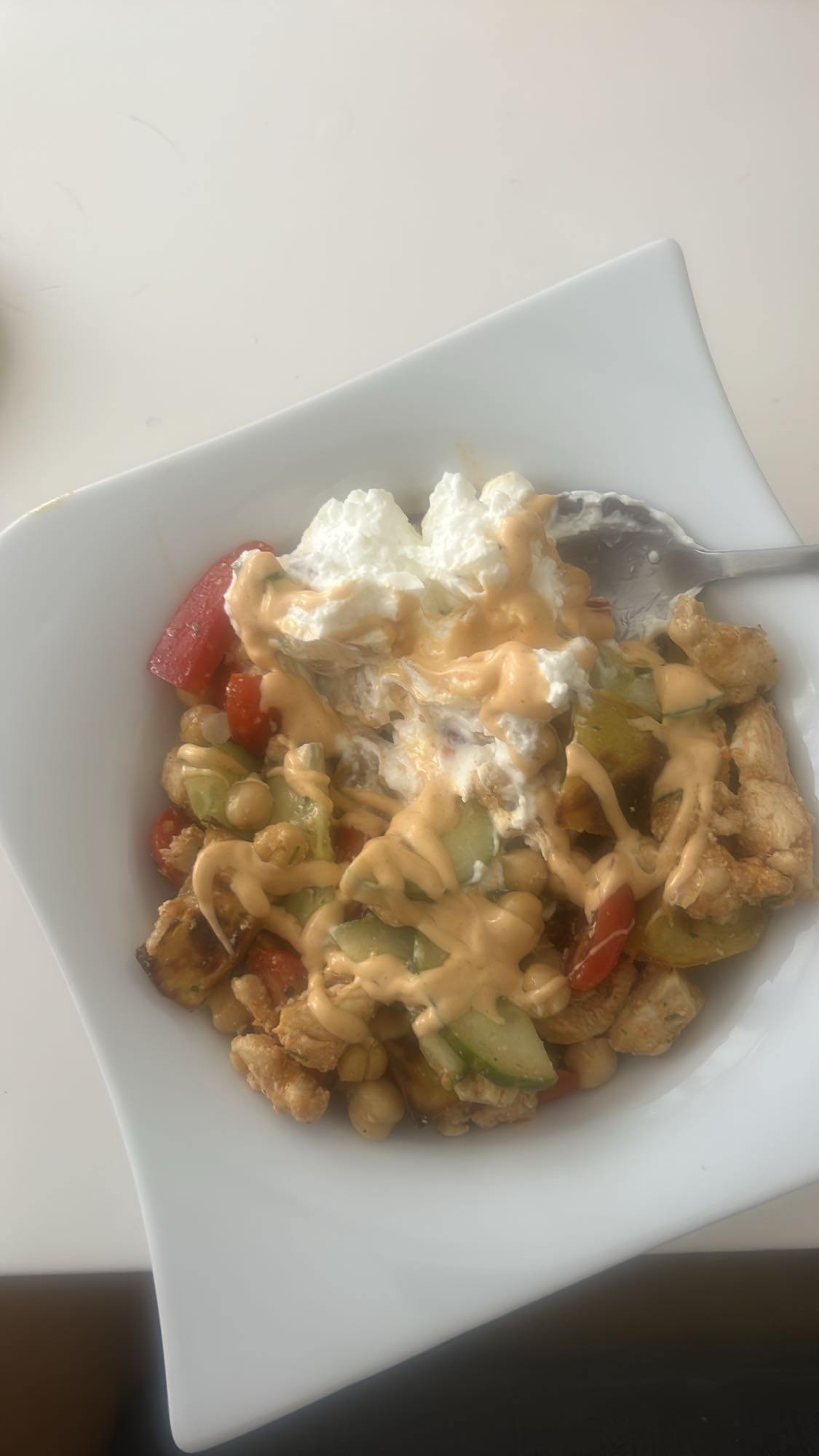 Hähnchen-Kichererbsen-Bowl