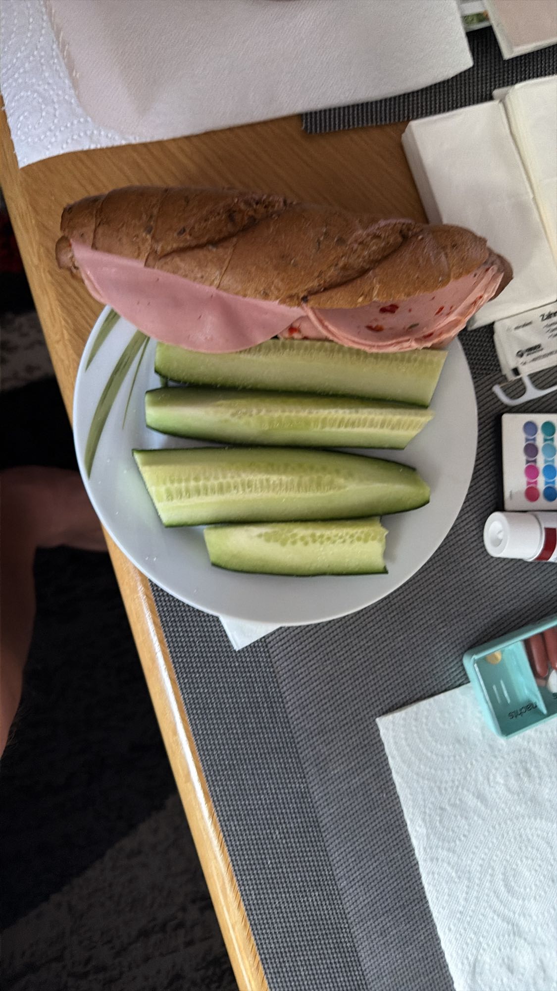 Brötchen mit Wurst