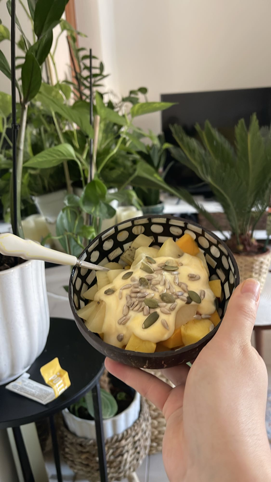 Фруктовая миска с йогуртом