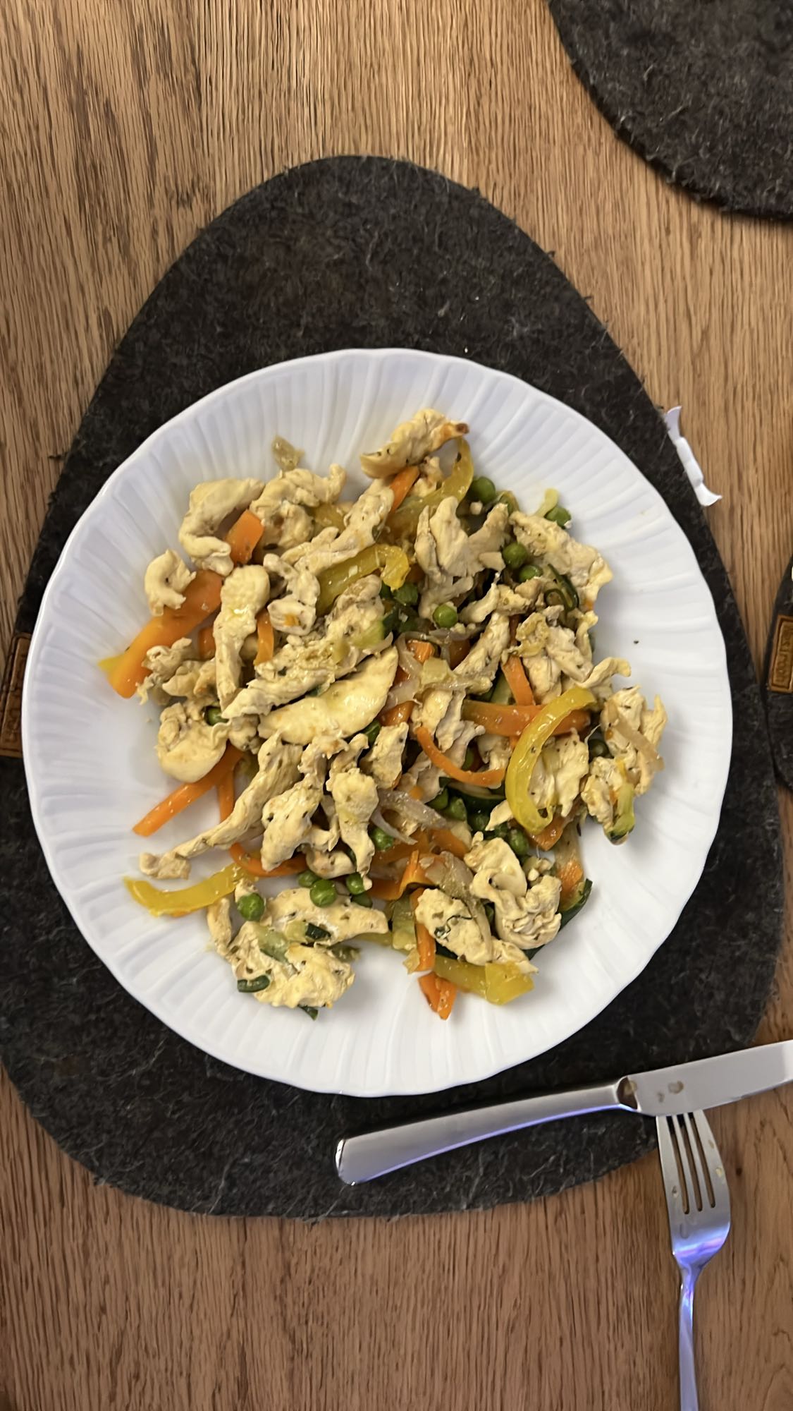 Pollo saltato con verdure