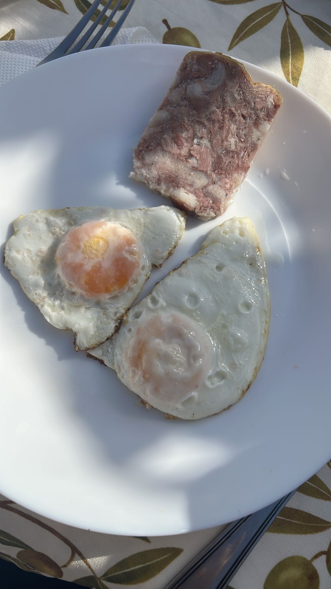 Oua ochiuri cu carne