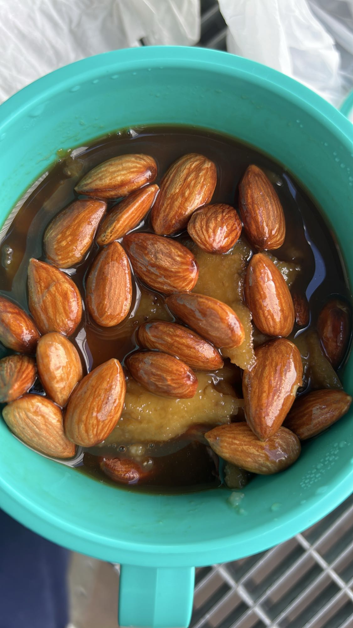 plátano con almendras