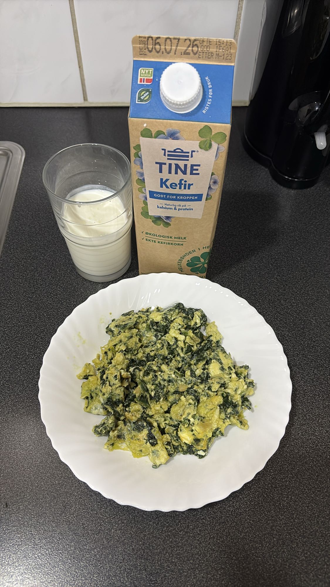 Eggerøre med spinat og kefir