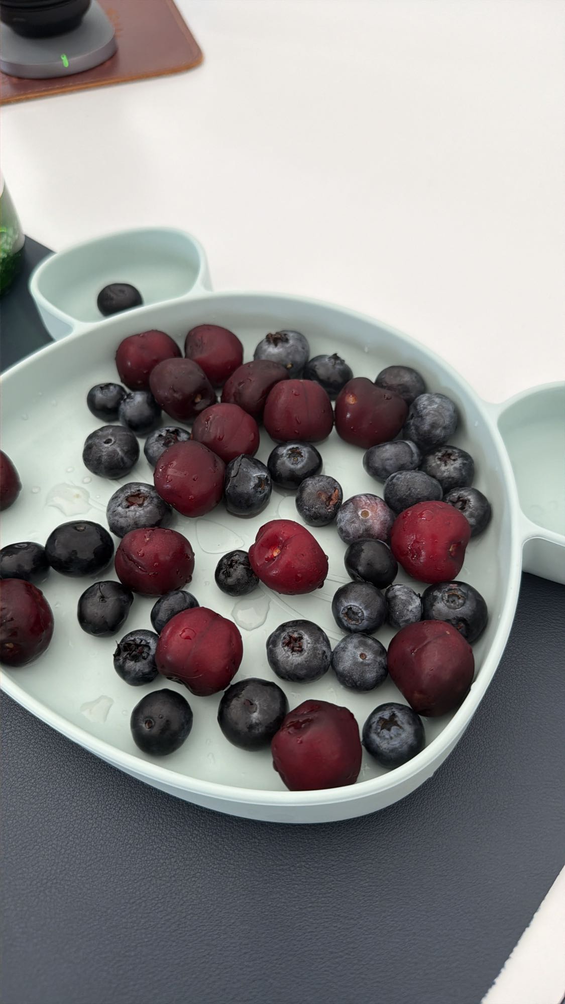 Beeren und Kirschen