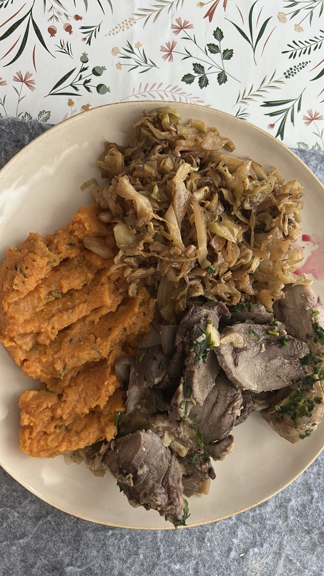cerdo con col y batata