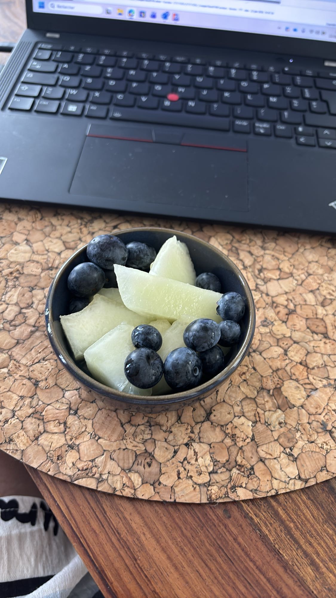Bol de melon et myrtilles