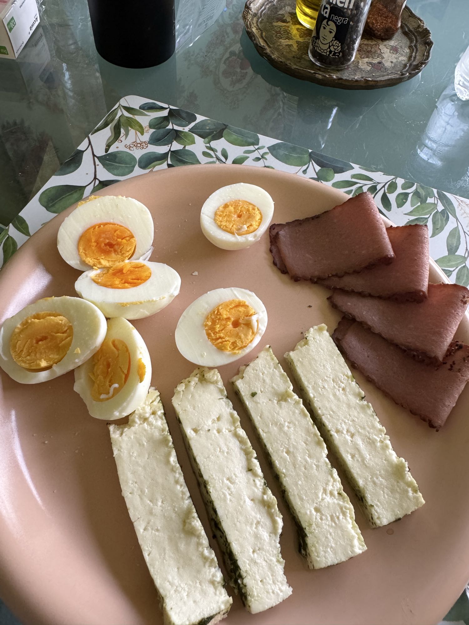 huevos con queso y jamón