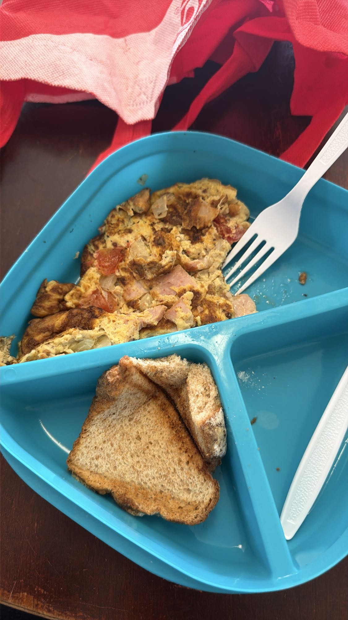 omelet con tostadas