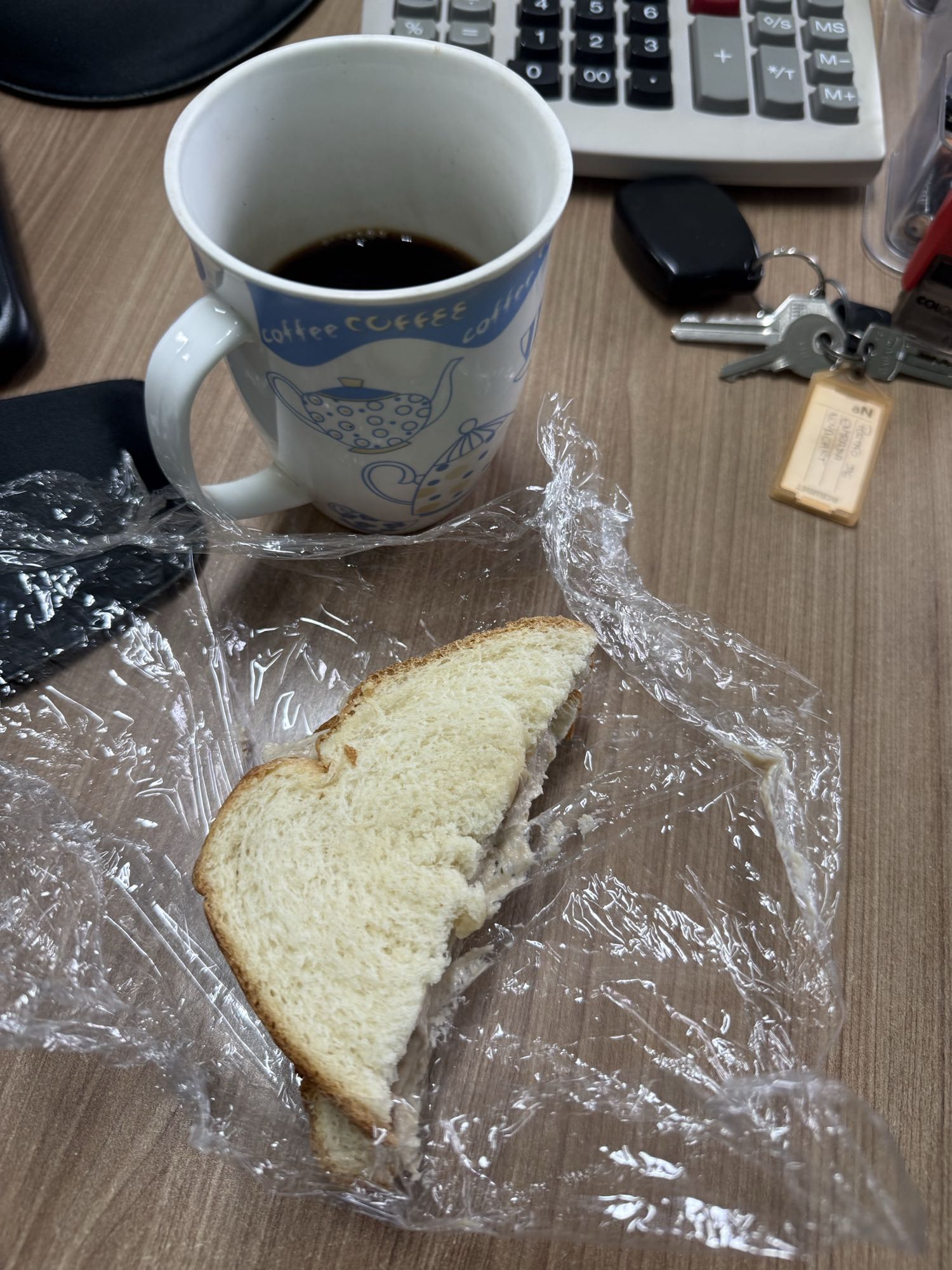 Café com sanduíche