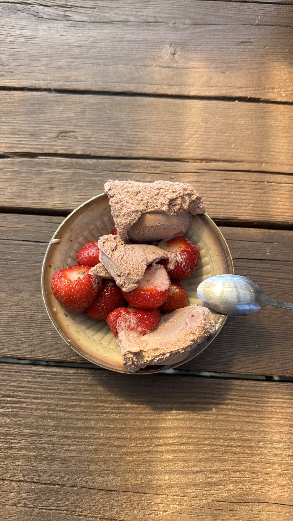 Strawberries Ice Cream