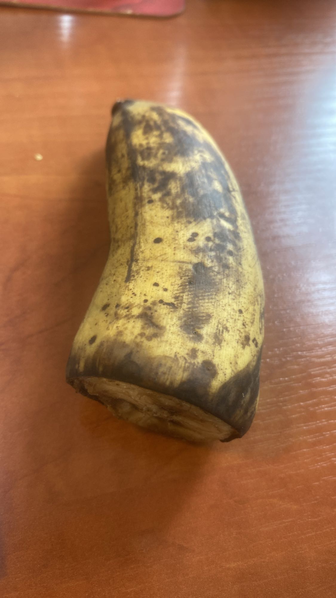 Pół dojrzałego banana