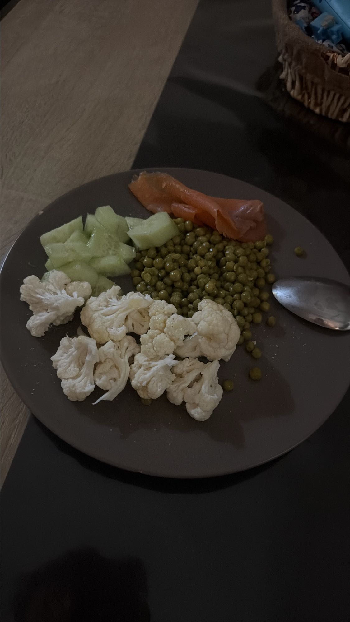 Somon cu legume