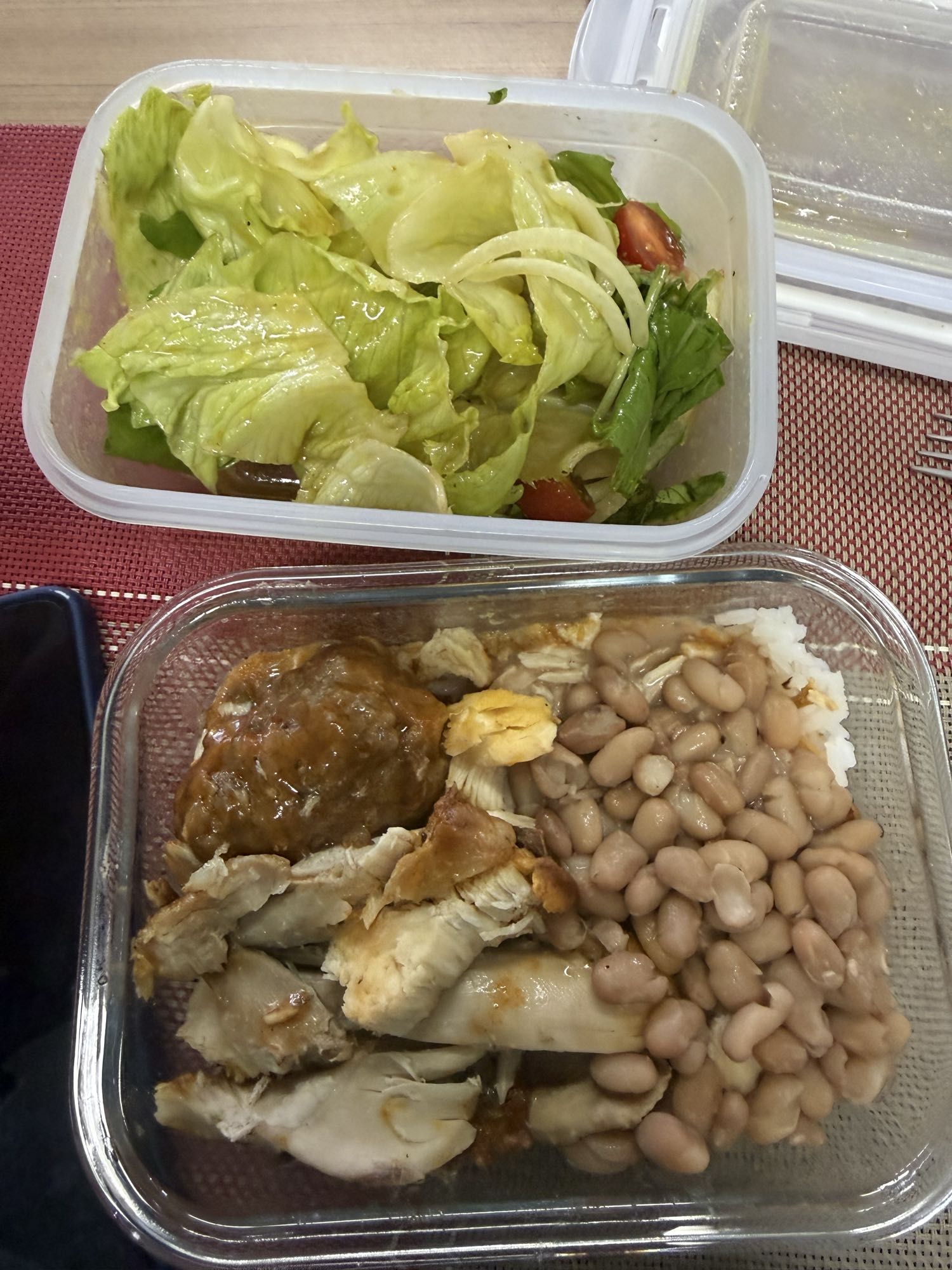frango com arroz e salada