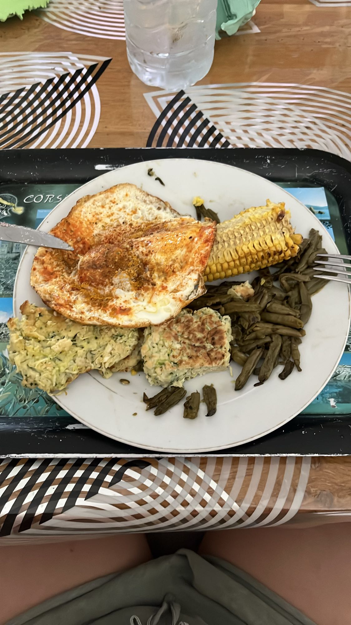 Assiette oeufs et légumes