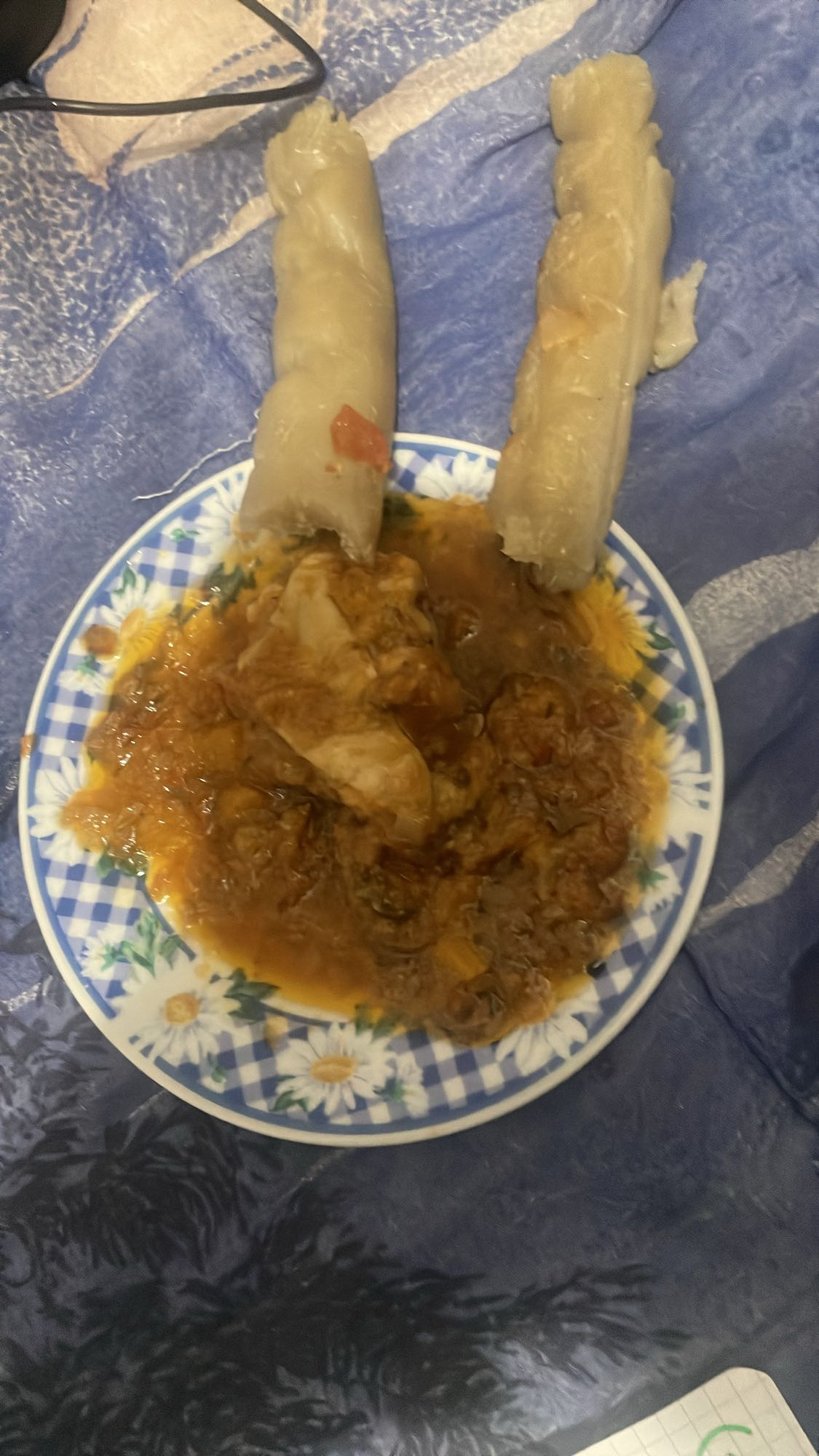 Bâtons de manioc au ragoût