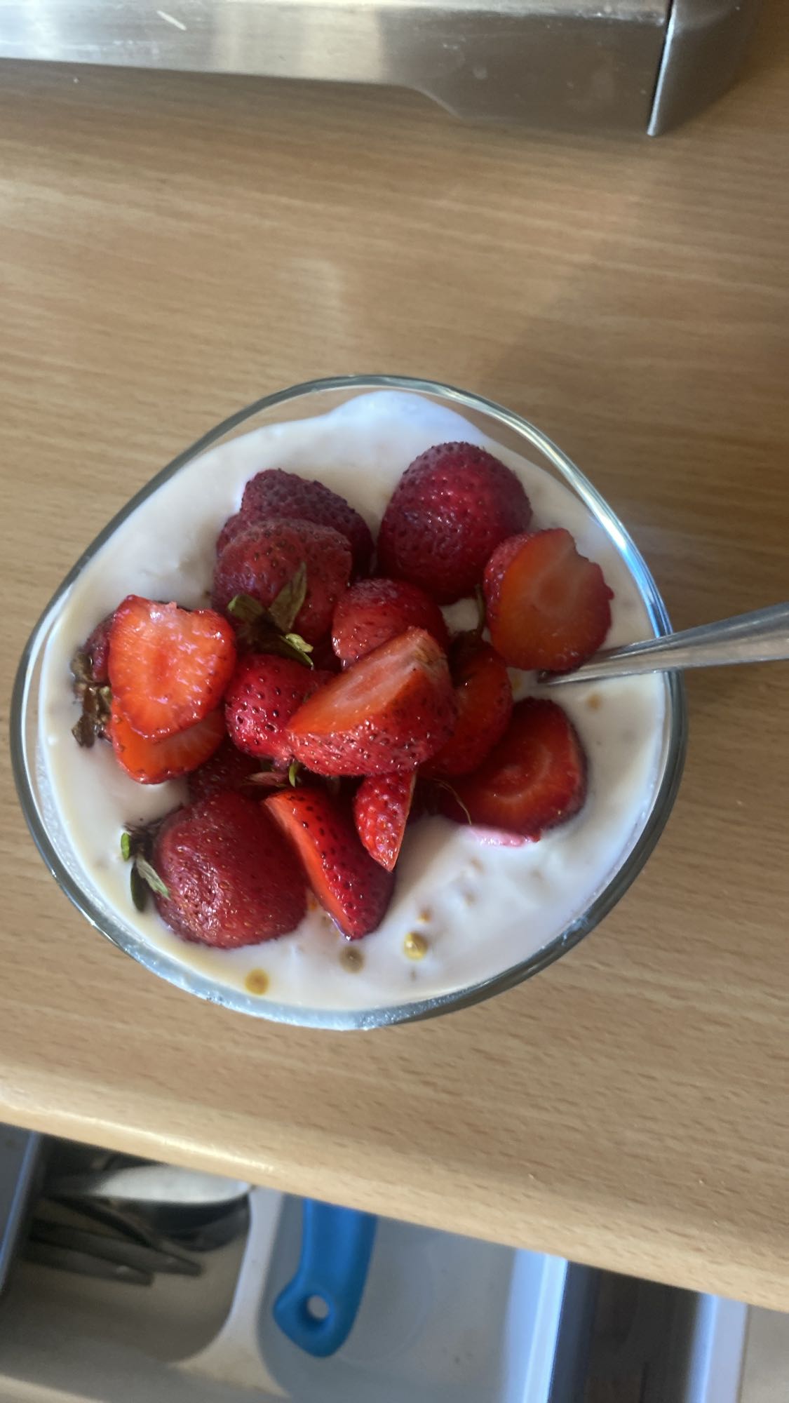 Jogurt z truskawkami