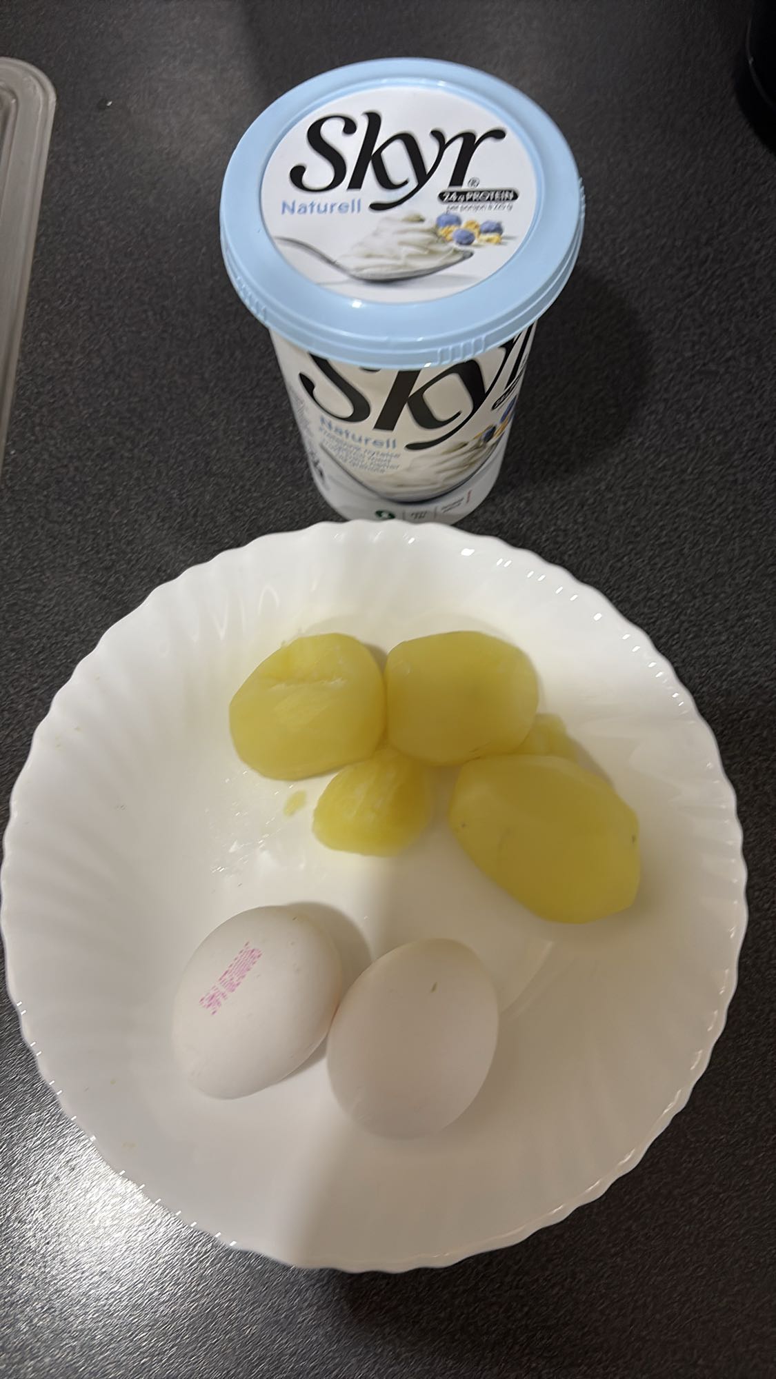 Skyr med egg og potet