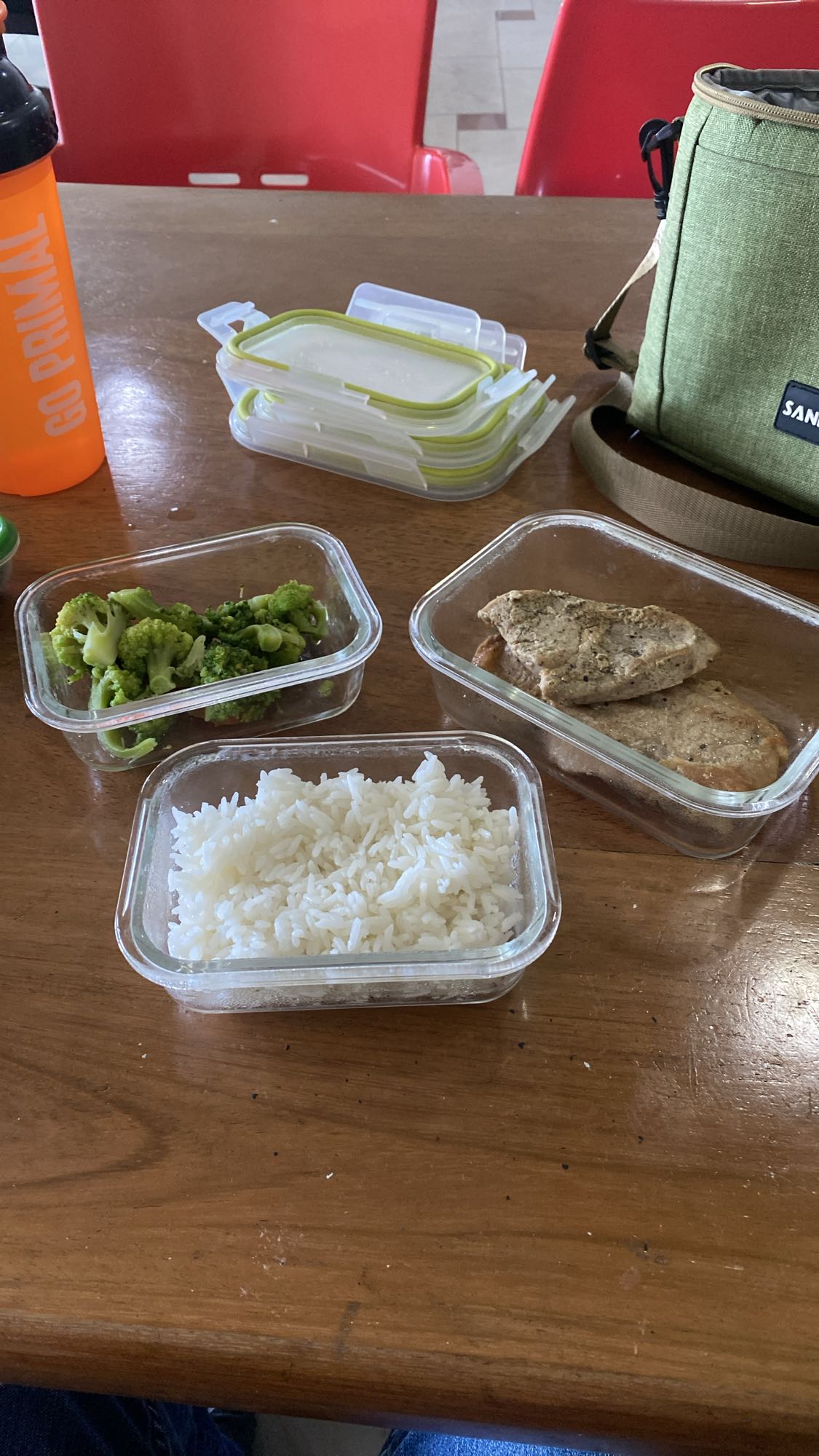 pollo con arroz y brócoli