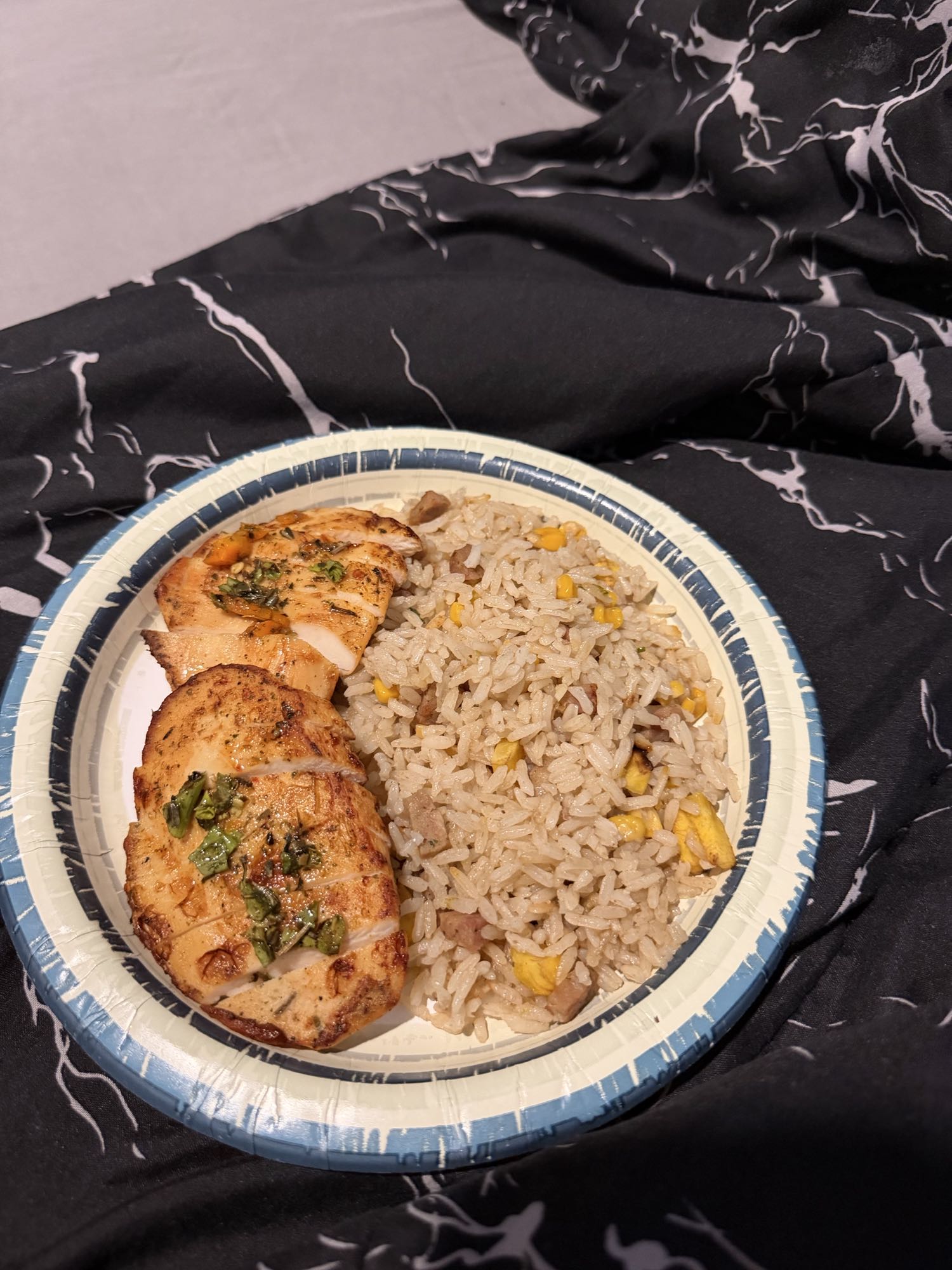 pollo con arroz frito