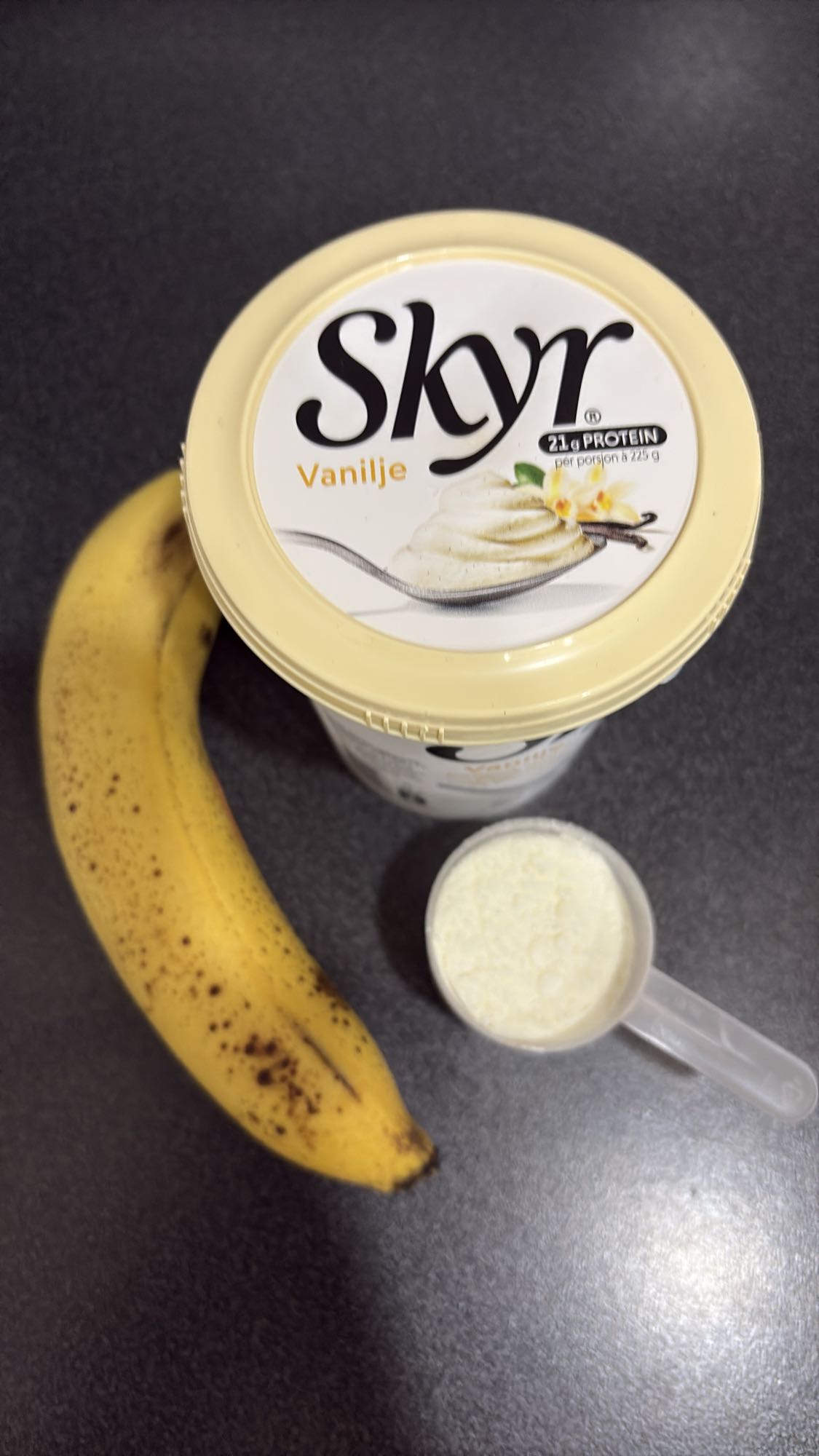Skyr med banan