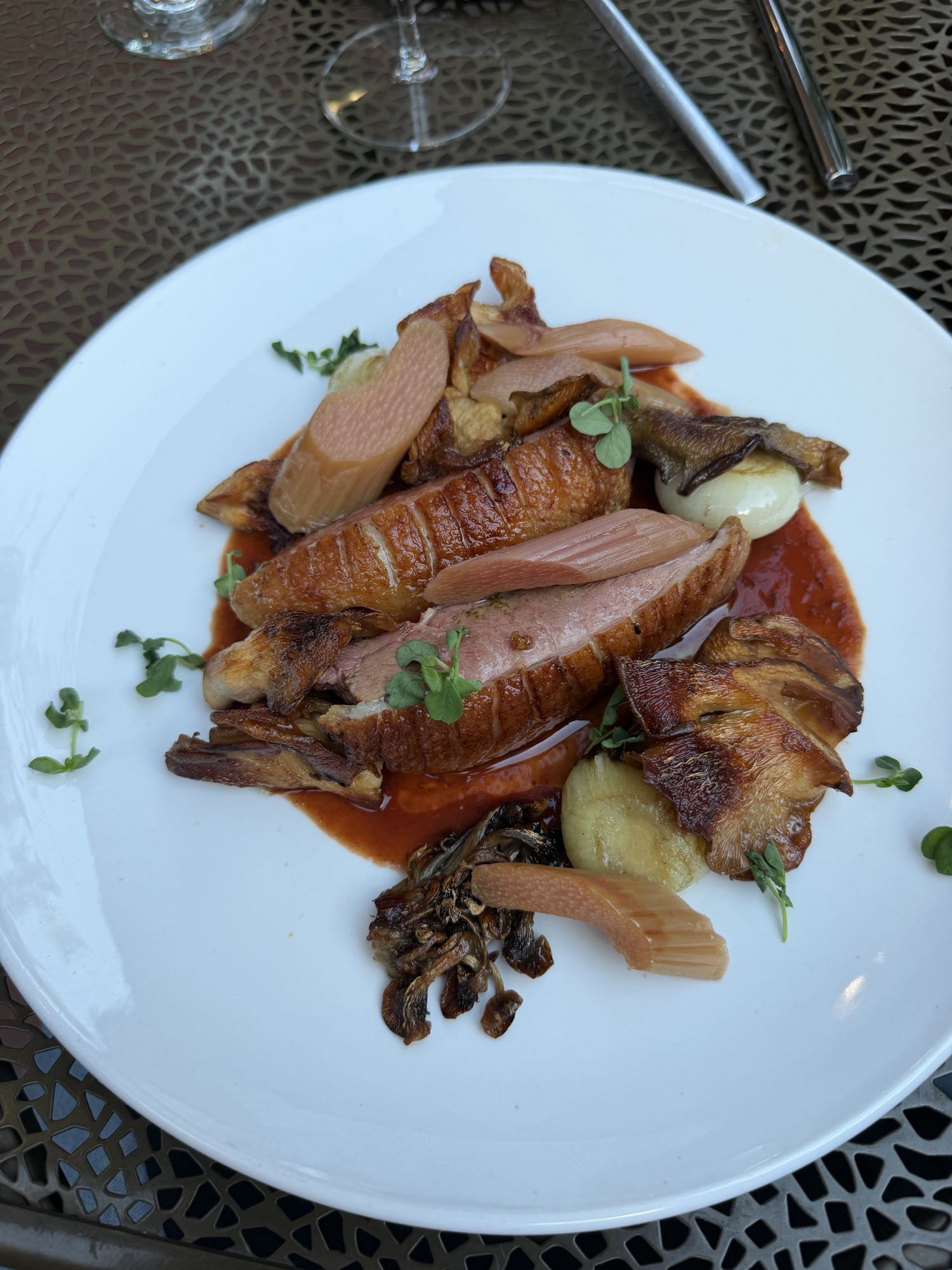 Anatra arrosto con funghi