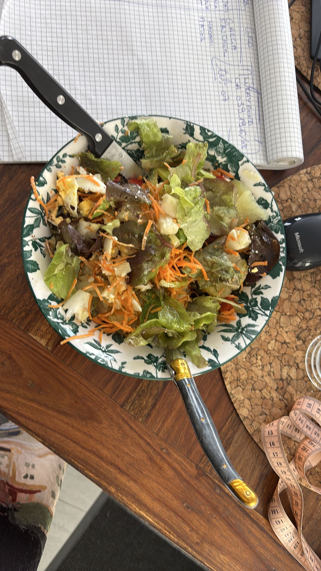 Salade composée à la féta et avocat