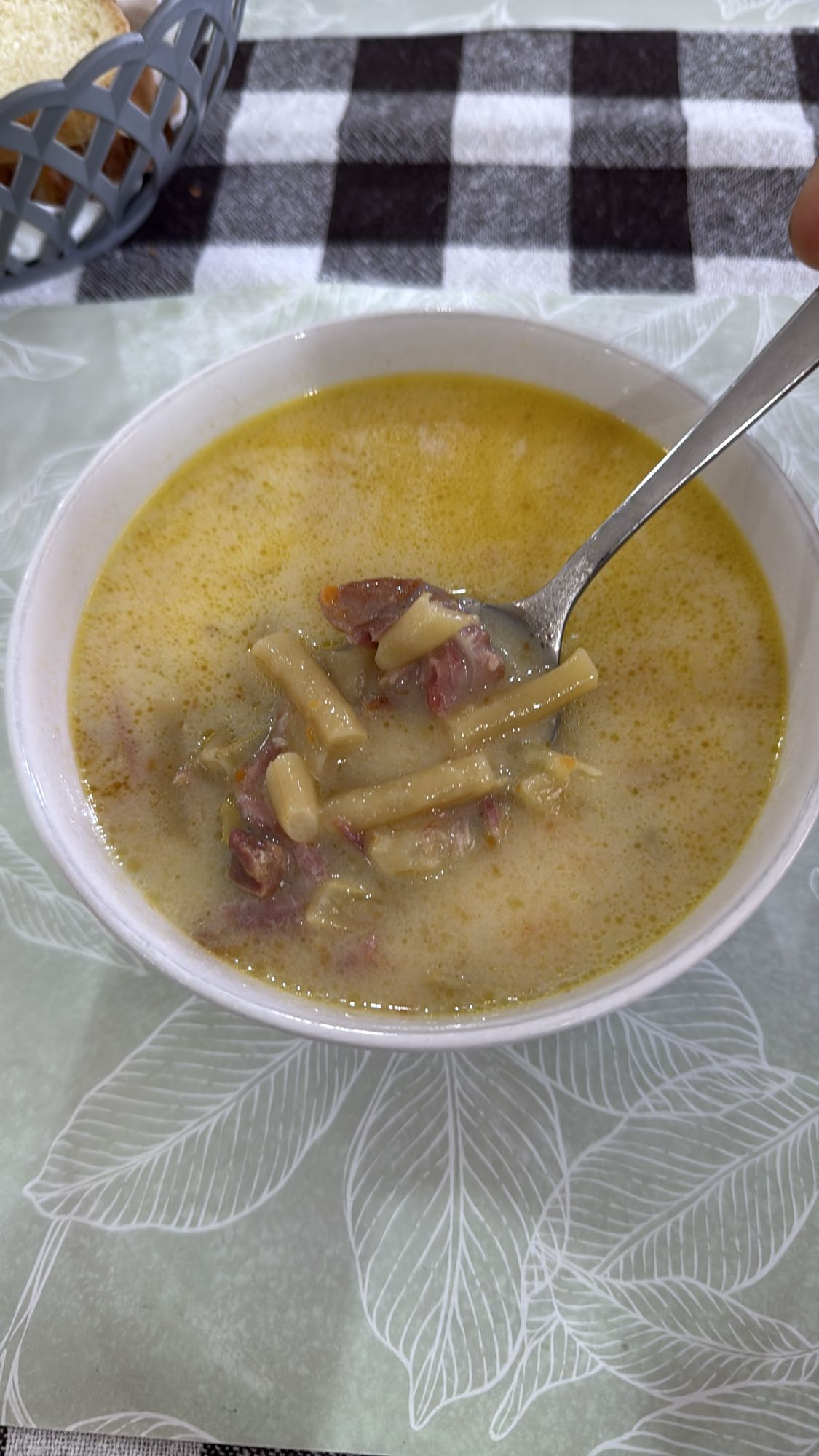Green Bean Soup with Smoked Meat and 2 Slices of White Bread