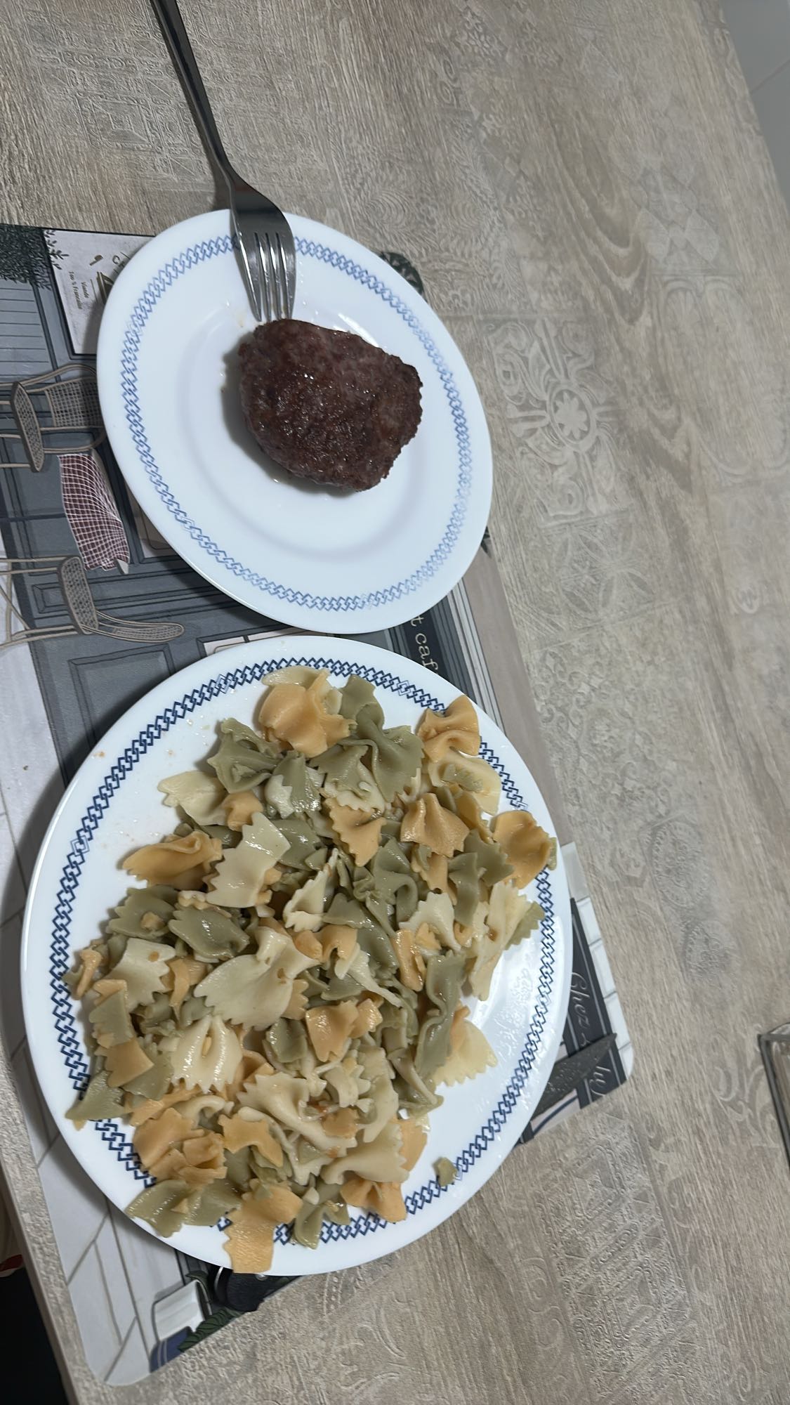 pasta con hamburguesa
