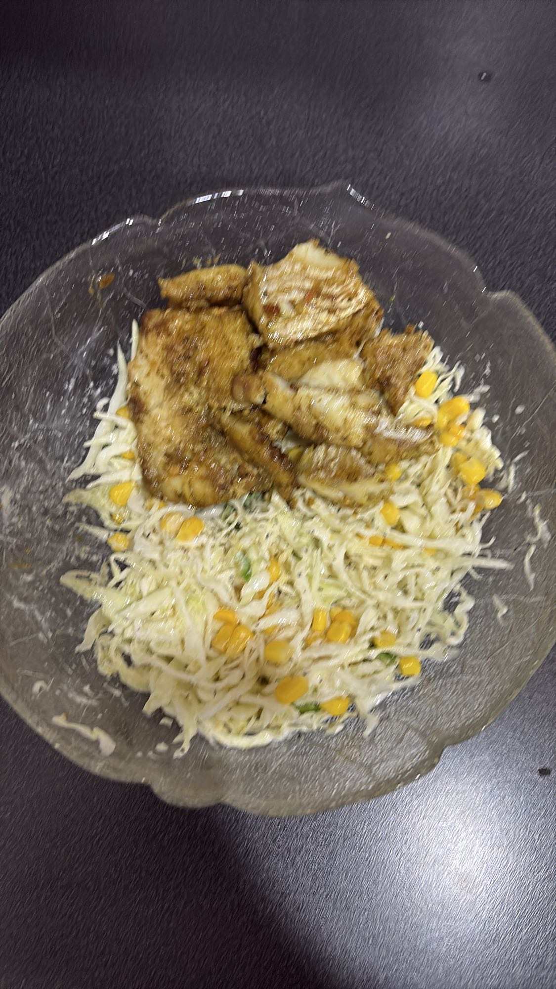 Kylling med kålsalat