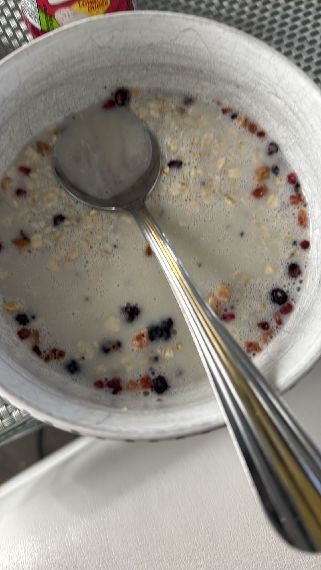 Muesli au lait et fruits