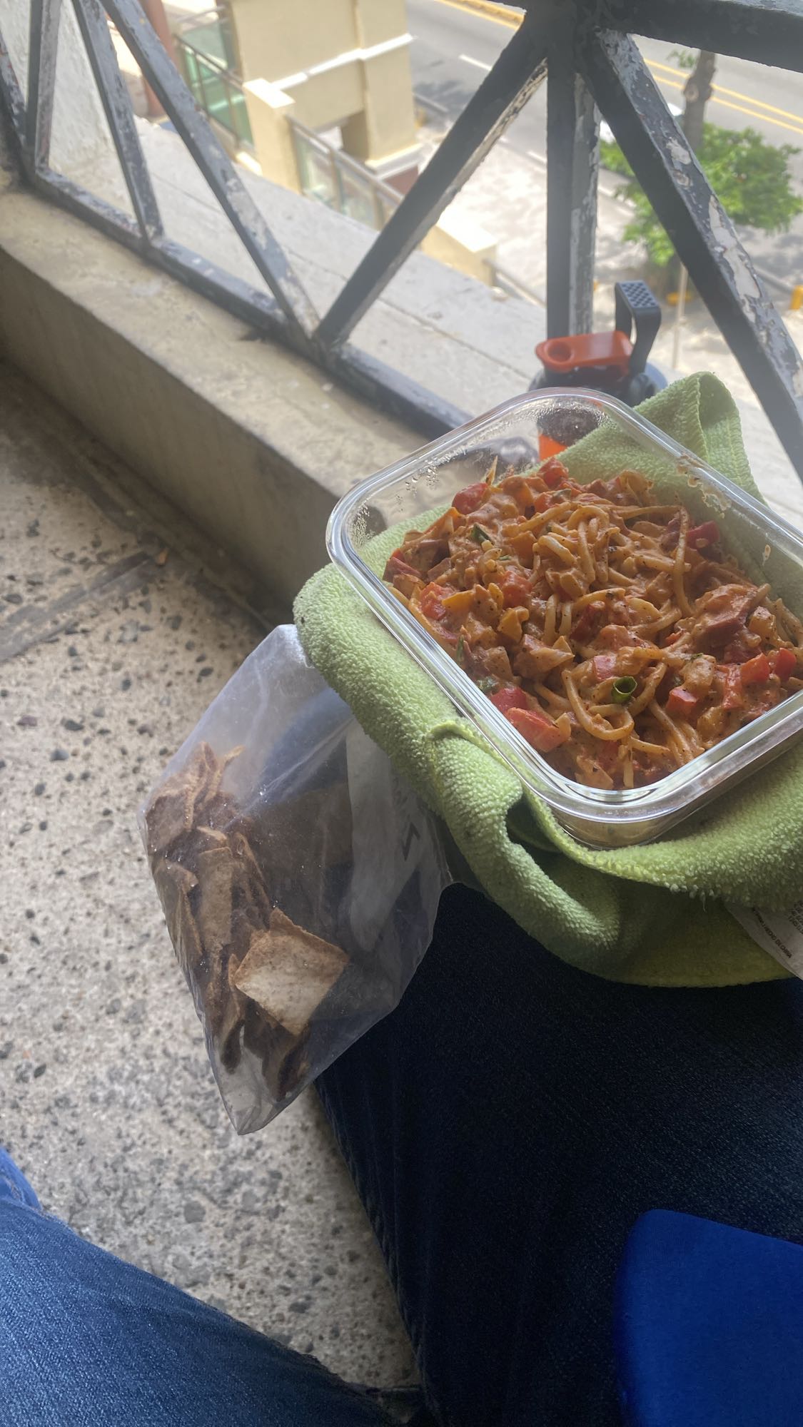 pasta cremosa con totopos