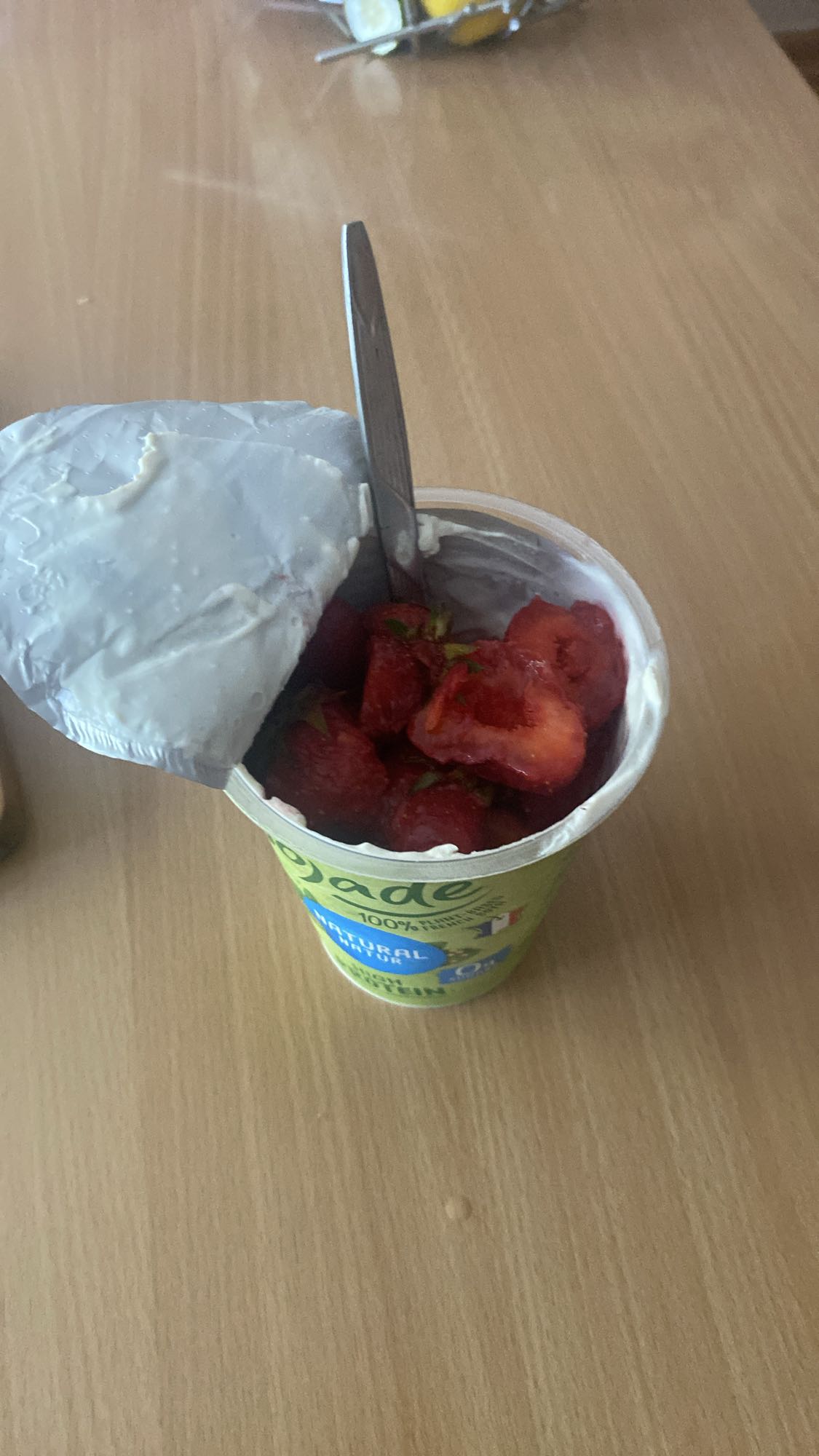 Jogurt z truskawkami