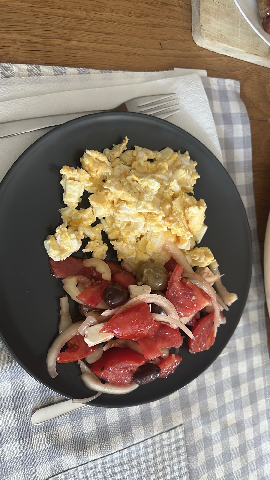 Scrambled Eggs Salad