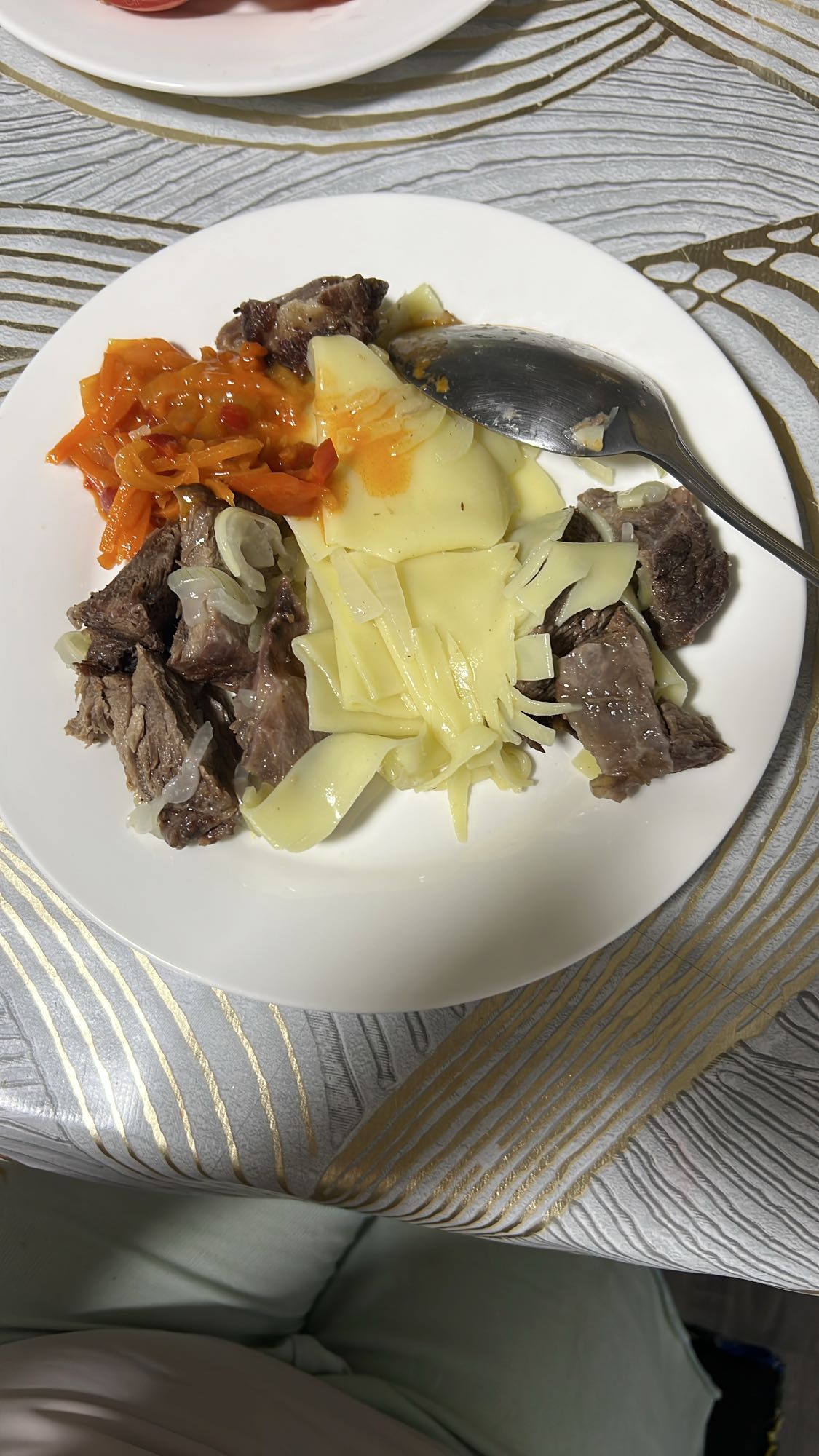 Лапша с мясом и морковью