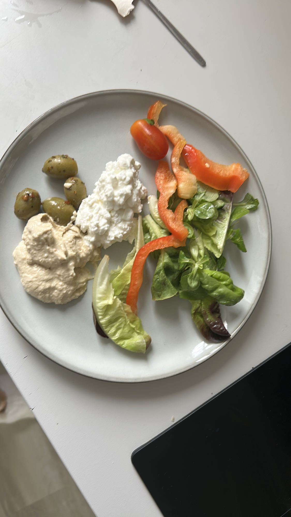 Hummus Salad Plate