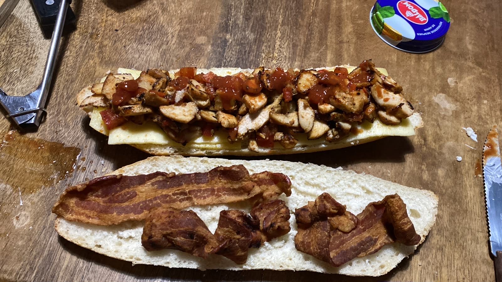 bocadillo de pollo y beicon