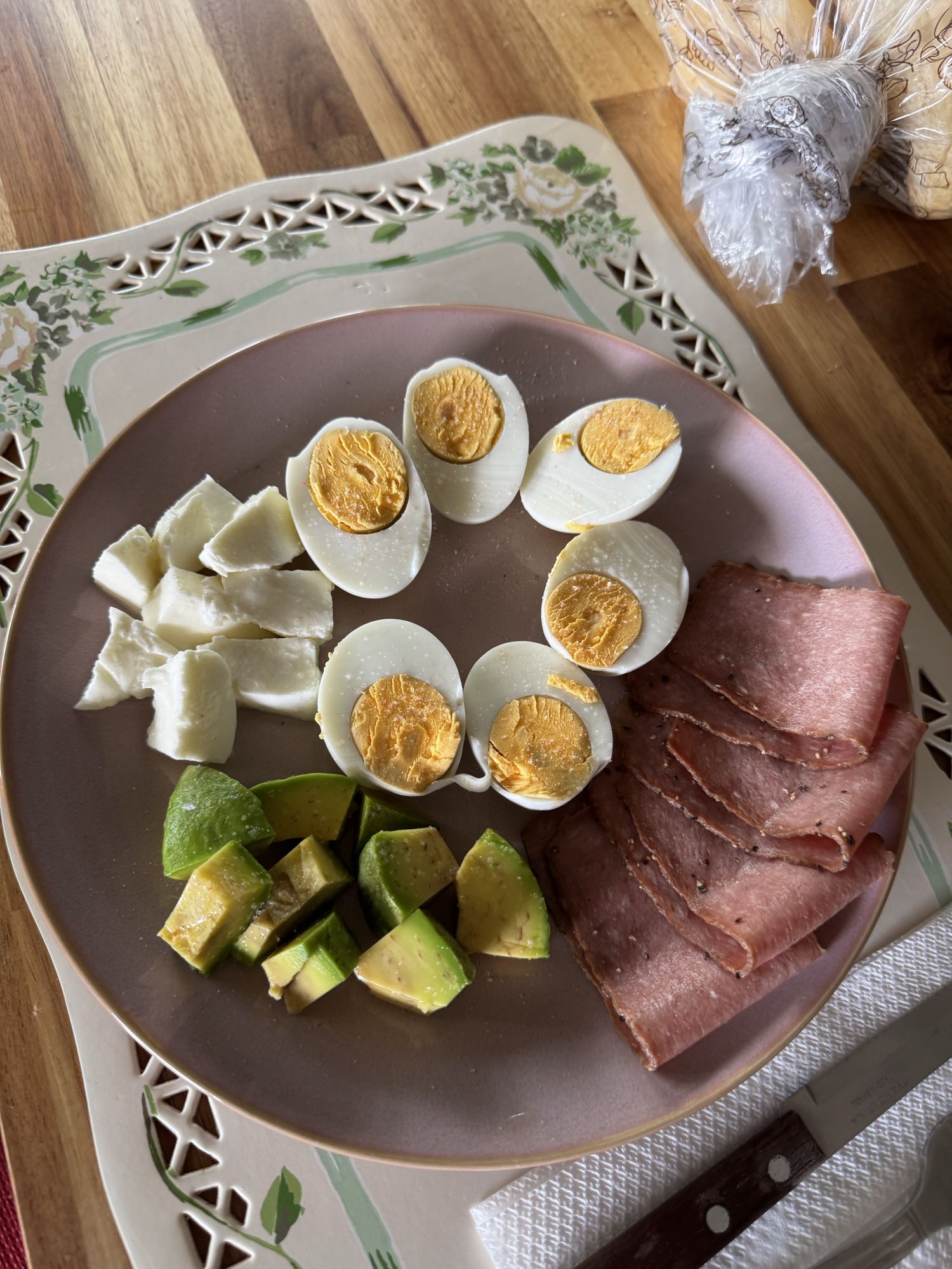 plato con huevo y jamon