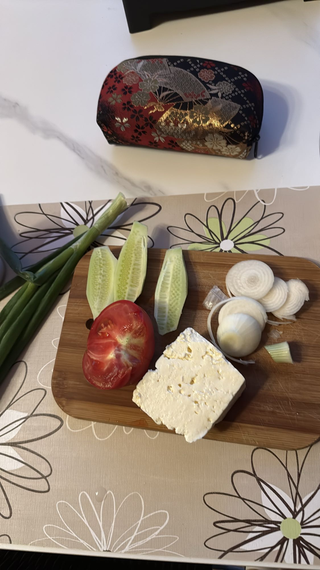 Salată cu brânză