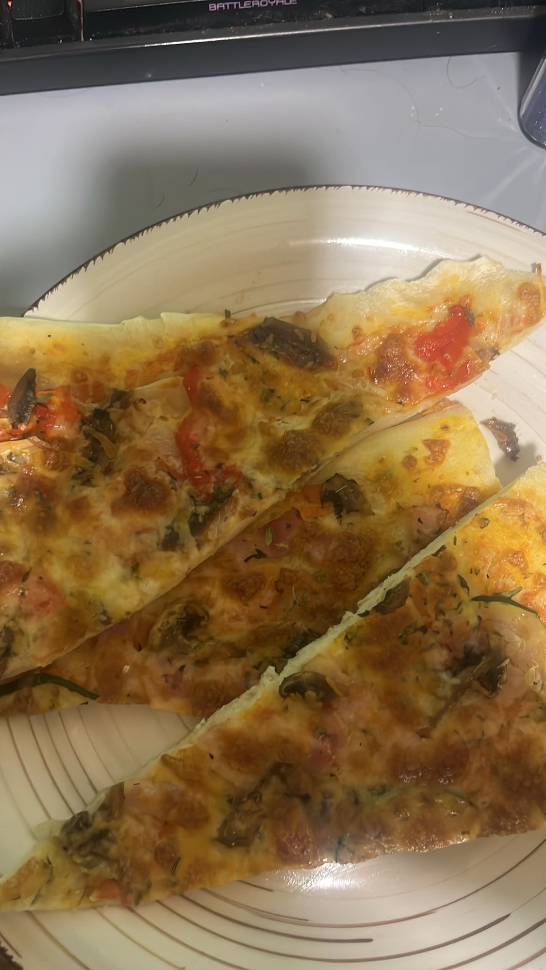 pizza de queso y champiñón